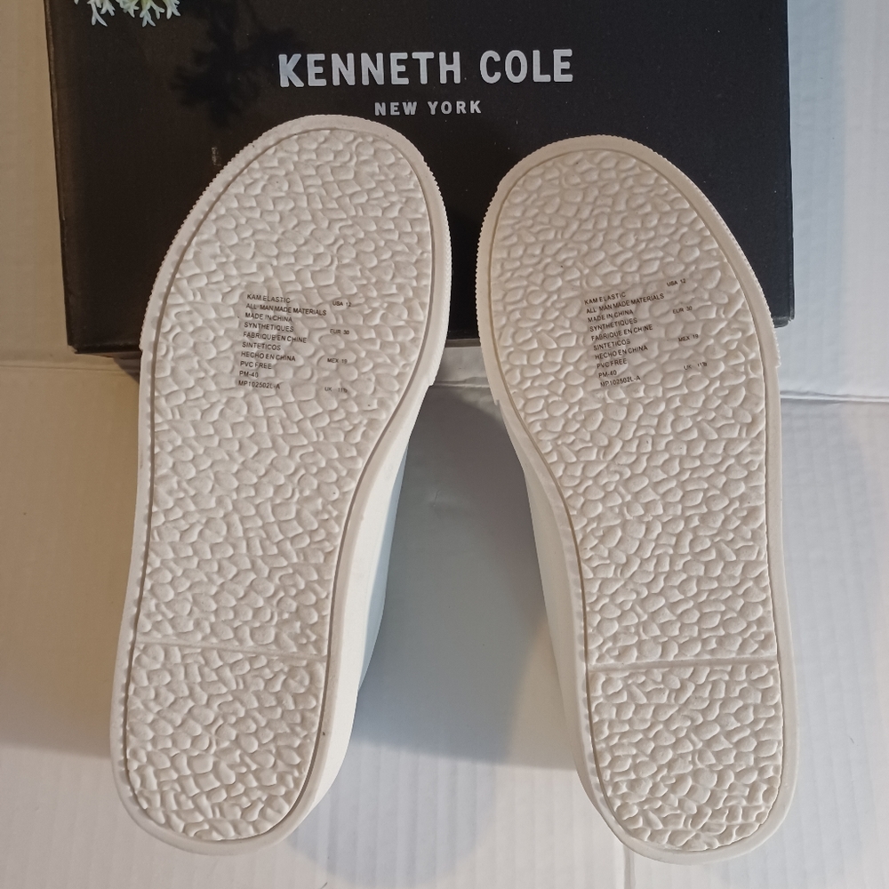 White Kids Sneakers Size 12 - Picture 4 of 4